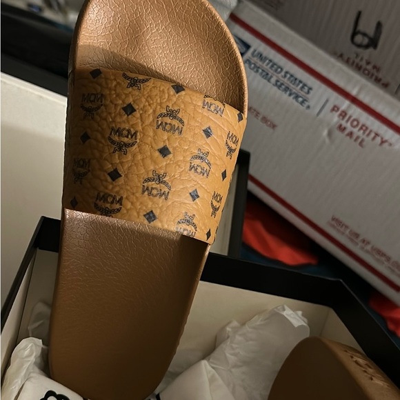 NWT MCM monogram print slide - Picture 6 of 6